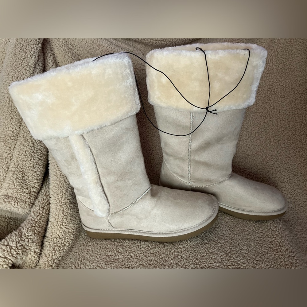 Cream Cozy Faux-Suede Women's Winter Boots - Picture 4 of 12